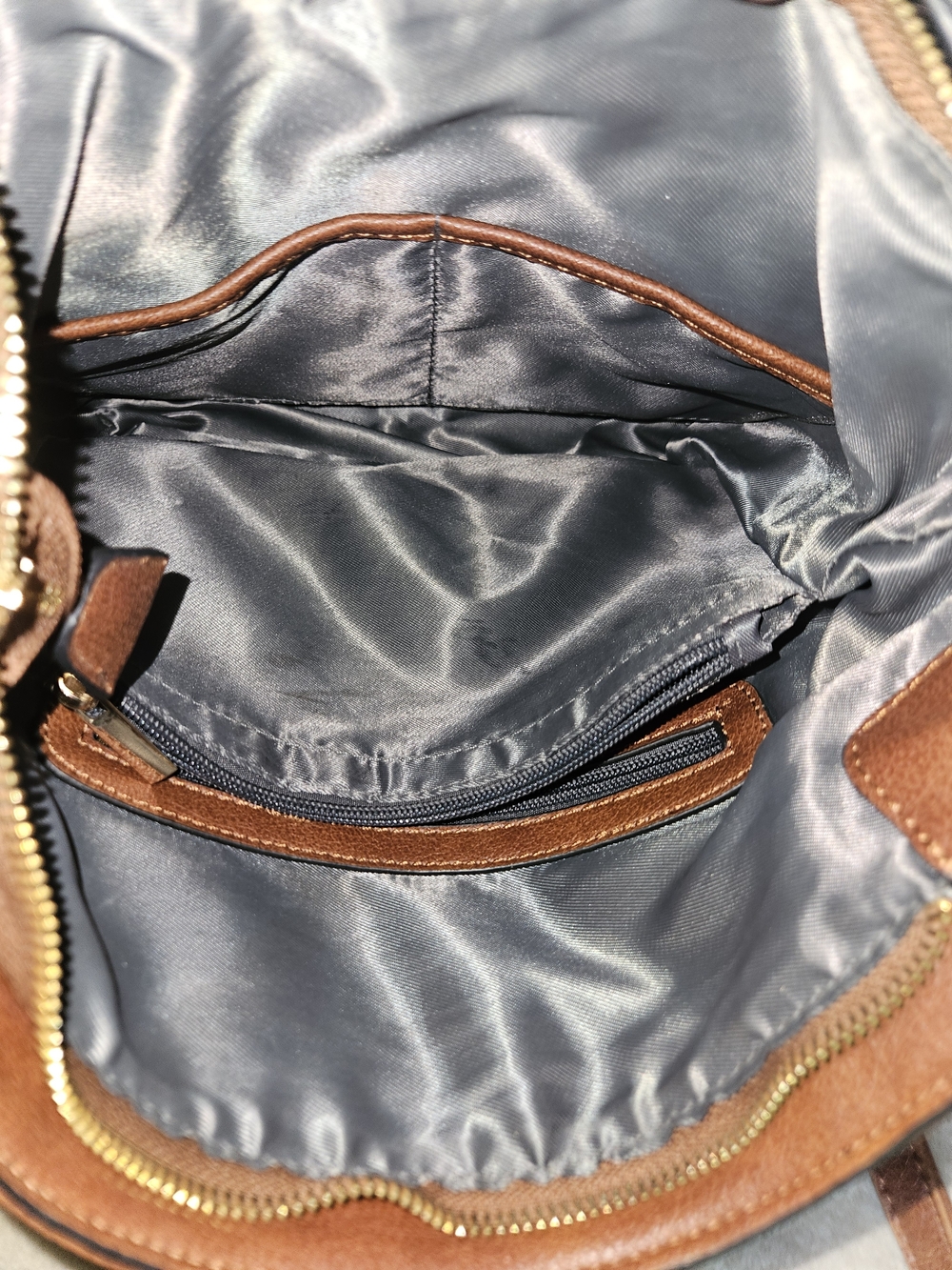 Women's Brown Shoulder Bag - Classic Carryall - Picture 9 of 12